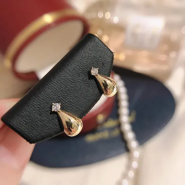 Gold_Waterdrop_Earrings_For_Women